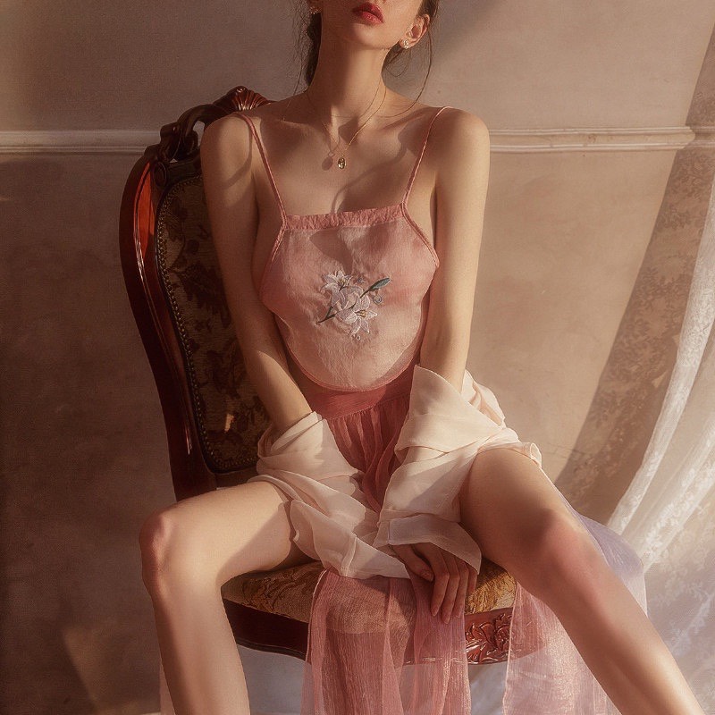 Bộ Cosplay Áo Yếm Hoa
