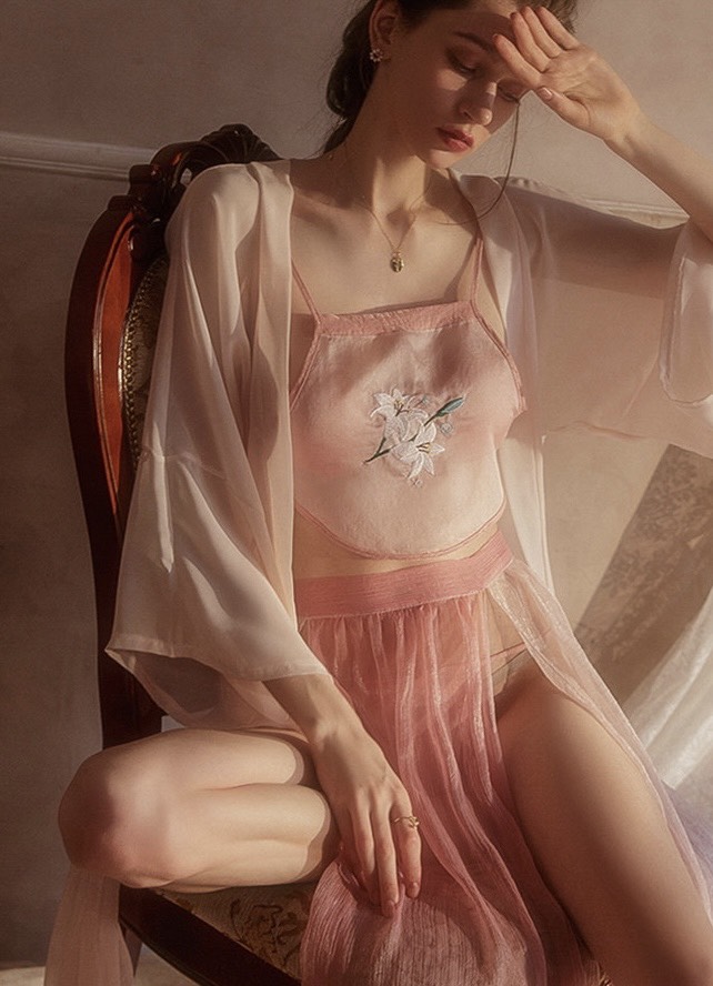 Bộ Cosplay Áo Yếm Hoa
