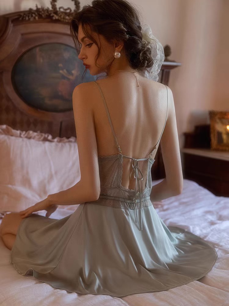 Váy Ngủ Hai Dây Thắt Eo Gợi Cảm