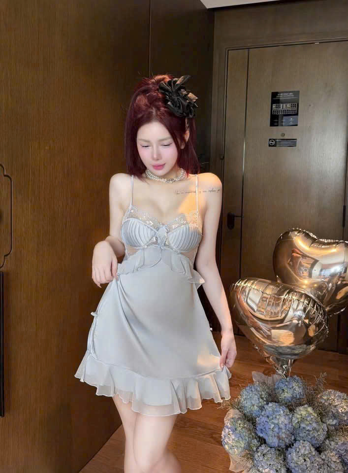 Váy Ngủ Lụa Phối Ren Hoa