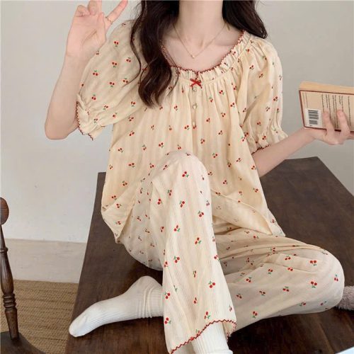 Bộ Đồ Ngủ Họa Tiết Xinh Xắn