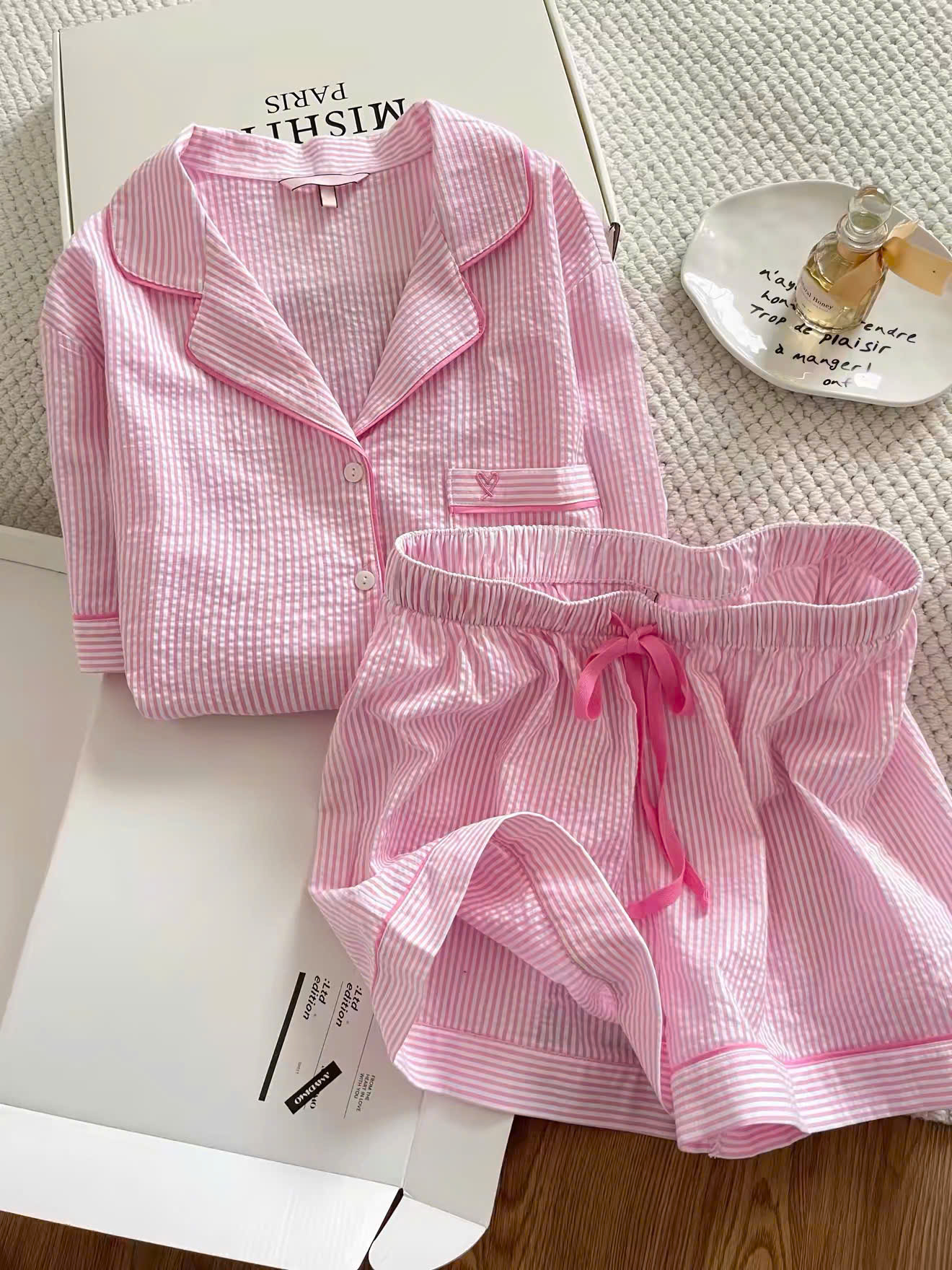 Bộ Pyjama Sọc Đáng Yêu