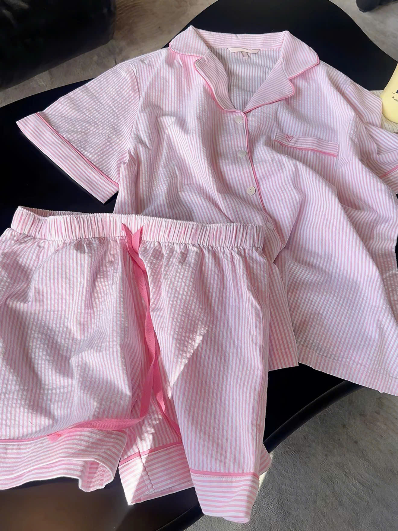 Bộ Pyjama Sọc Đáng Yêu