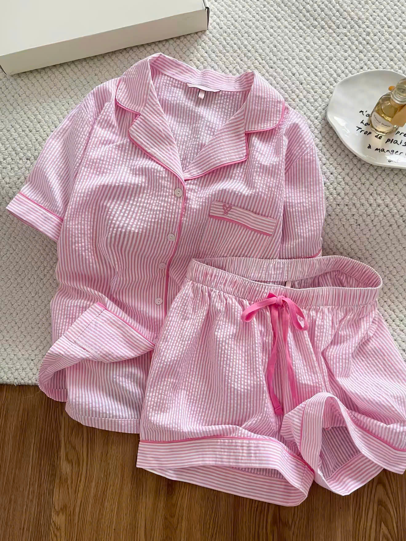 Bộ Pyjama Sọc Đáng Yêu