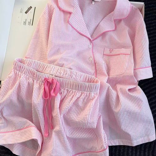 Bộ Pyjama Sọc Đáng Yêu