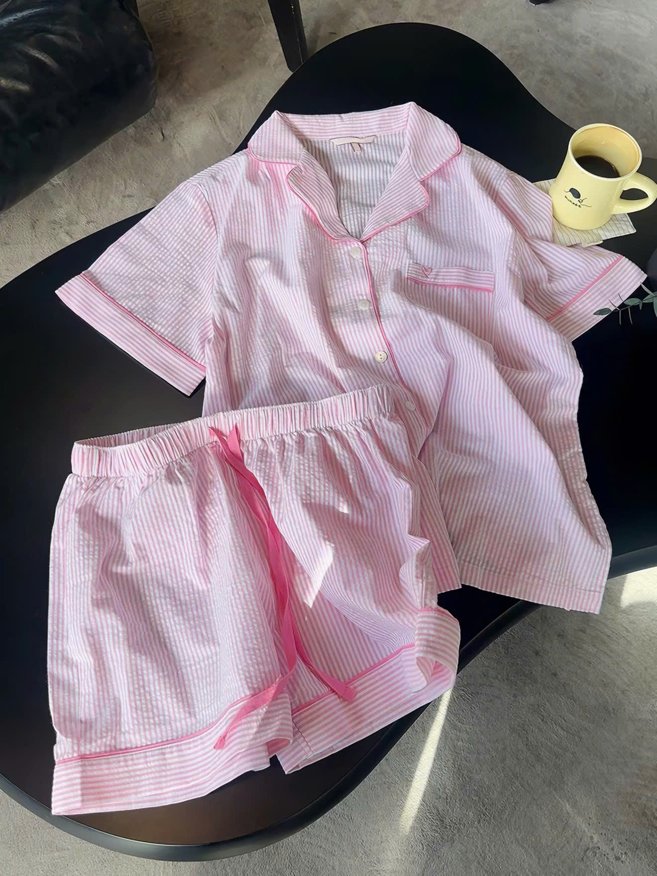 Bộ Pyjama Sọc Đáng Yêu