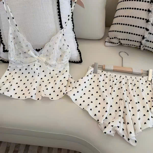 Bộ Đồ Ngủ Hai Dây Trái Tim