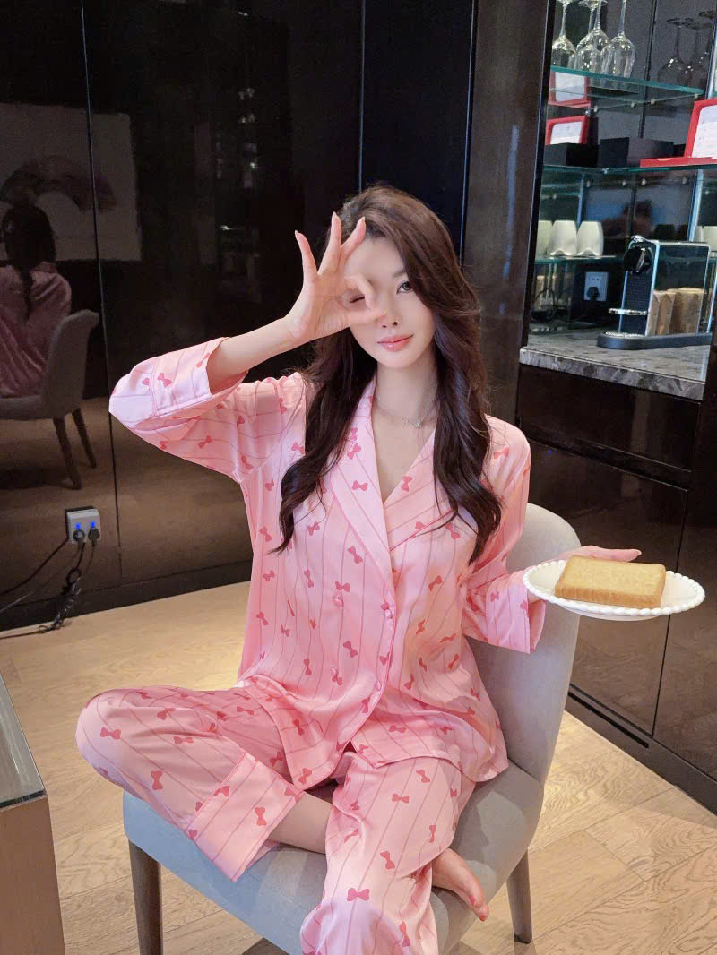 Bộ Pyjama Nơ Sọc Hồng