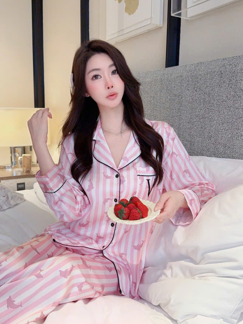 Bộ Pyjama Sọc Họa Tiết Cá Heo