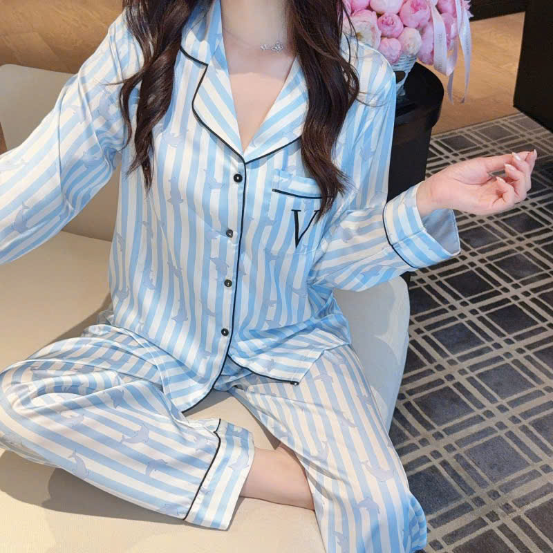 Bộ Pyjama Sọc Họa Tiết Cá Heo